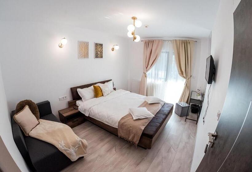 패밀리 룸, Belmont Voronet