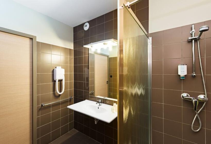 标准三人间, B&b Hotel Aubagne Gémenos