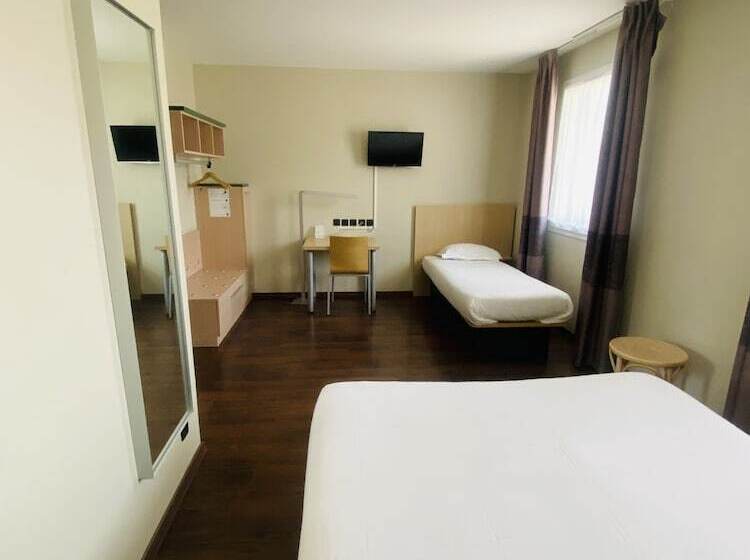 Номер Стандарт Трехместный, B&b Hotel Aubagne Gémenos