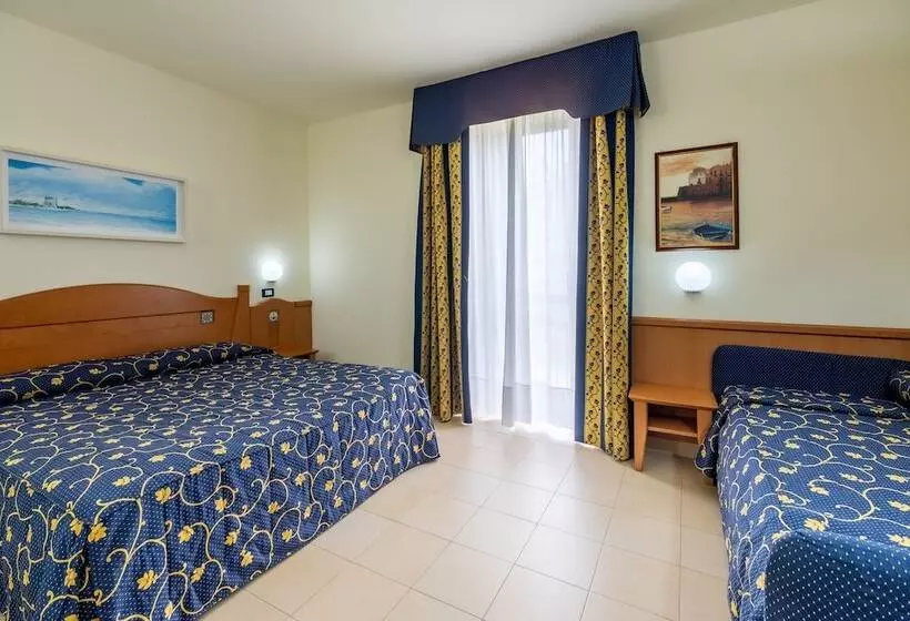 اتاق استاندارد سه نفره, Blu Salento Village