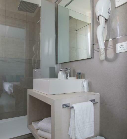 标准三人间, Colombo