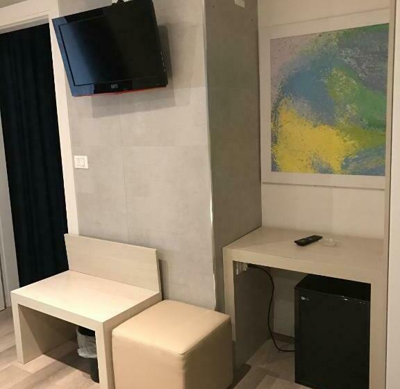 标准三人间, Colombo