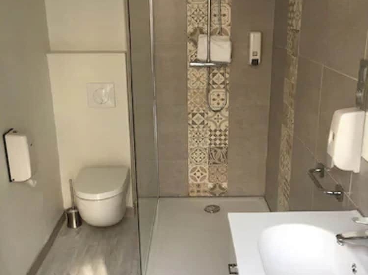 غرفة قياسية ثلاثية, Grand Hôtel De L Europe