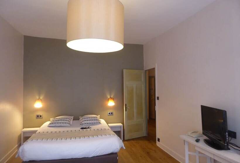 جناح عائلي, Grand Hôtel De L Europe