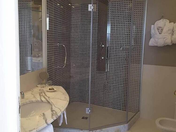 オーシャンビュージュニアスイート, Della Piccola Marina