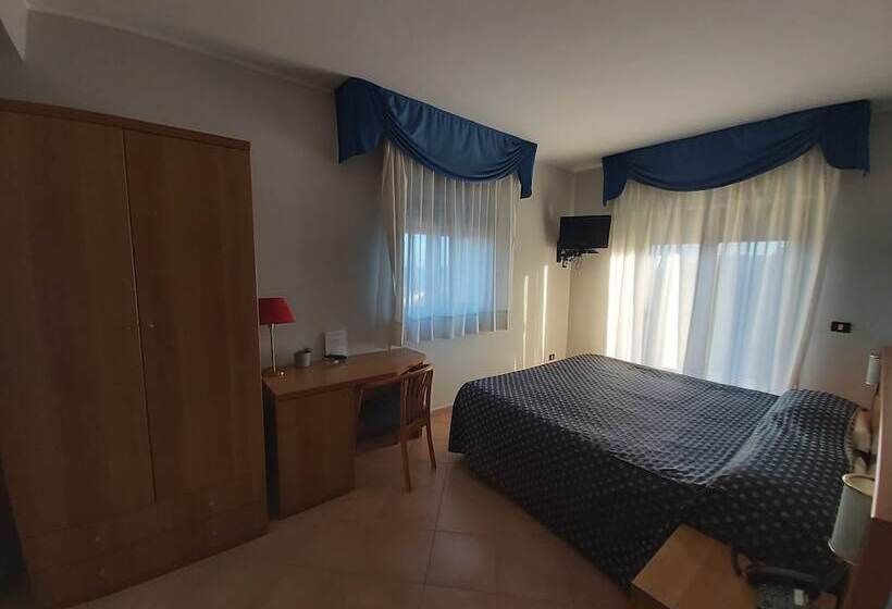 חדר סטנדרט, Lachea