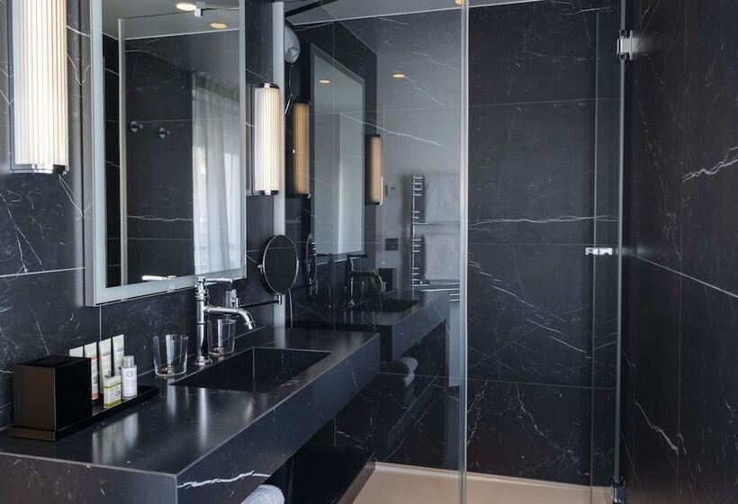 ジュニアスイート, Louis Ii