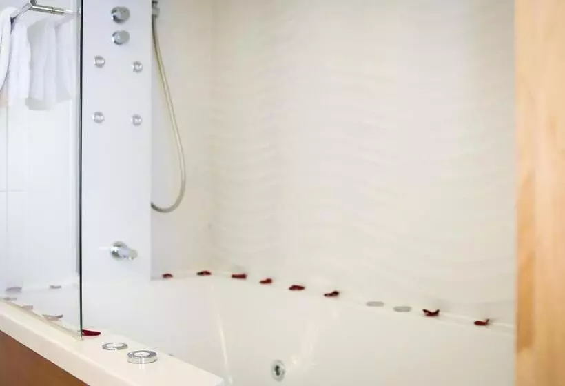 ジュニアスイート, Montaigne & Spa