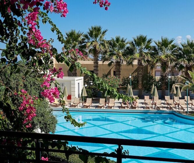 غرفة قياسية مطلّة علي حمام السباحة, Rethymno Palace