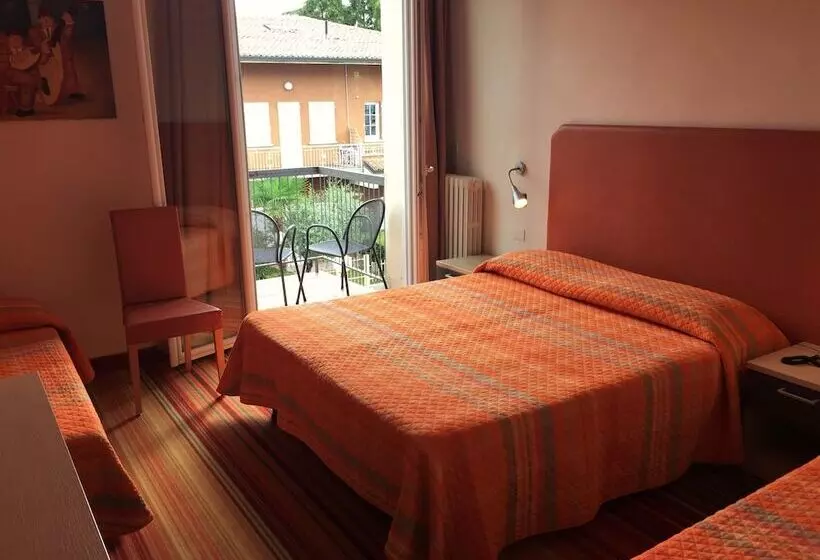 スタンダード4人部屋, Suisse