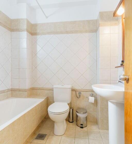 شقة عائلية مطلة على البحر, Sunrise Suites & Apartments