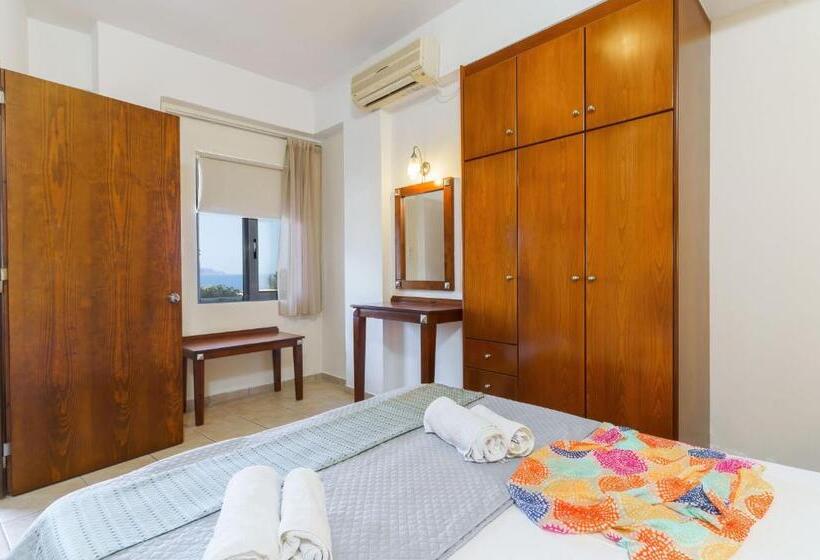 شقة عائلية مطلة على البحر, Sunrise Suites & Apartments