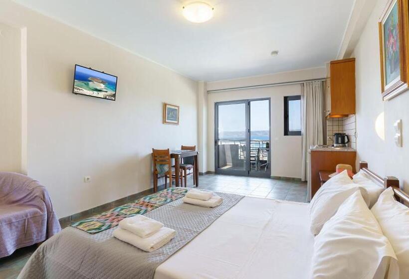 غرفة سوبيريور مطلّة علي البحر, Sunrise Suites & Apartments