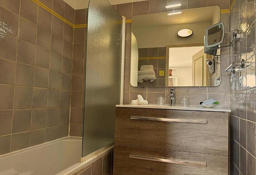 Comfort room with balcony, Terriciae Maussane