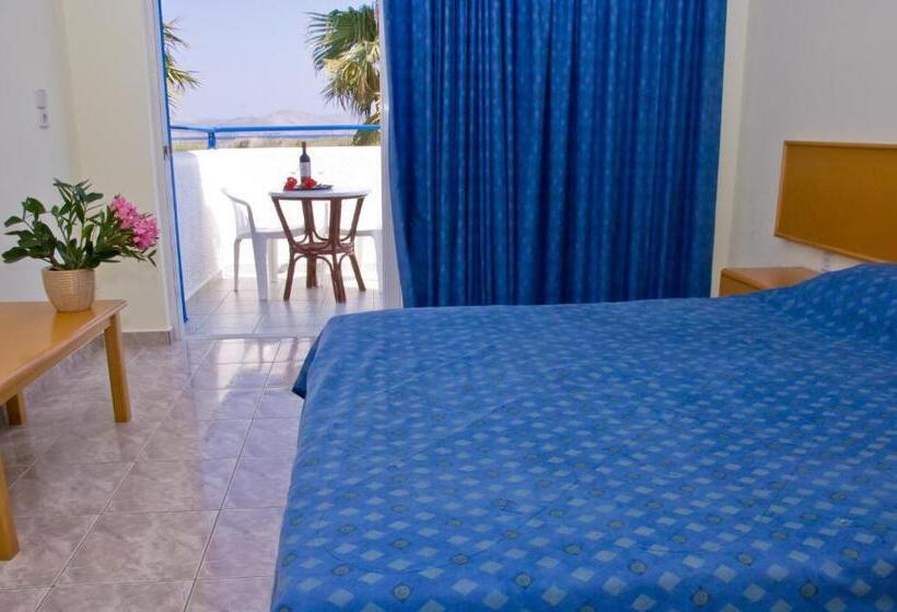 Quarto Familiar, Tigaki S Star