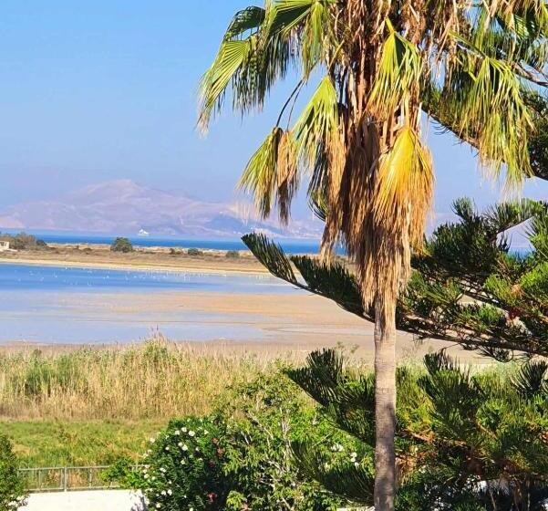 اتاق استاندارد با چشمانداز دریاچه, Tigaki S Star