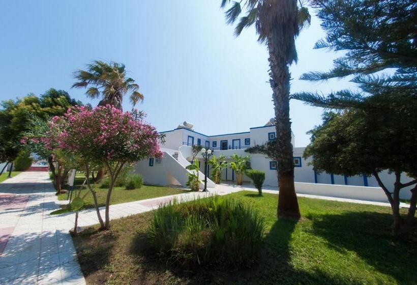 اتاق استاندارد با چشمانداز استخر, Tigaki S Star