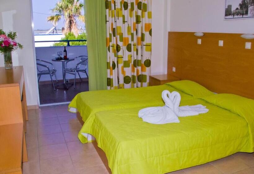 Quarto Estandar com Vistas, Tigaki S Star