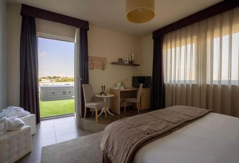 Люкс с Бассейном, Torre Del Sud