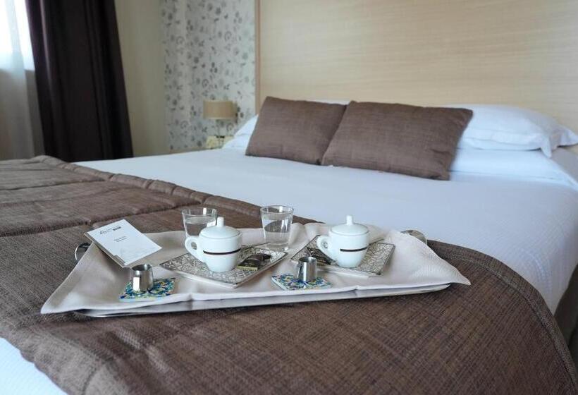 Люкс с Бассейном, Torre Del Sud