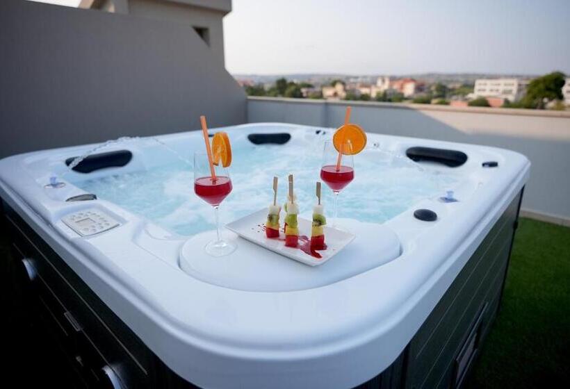 Люкс с Бассейном, Torre Del Sud