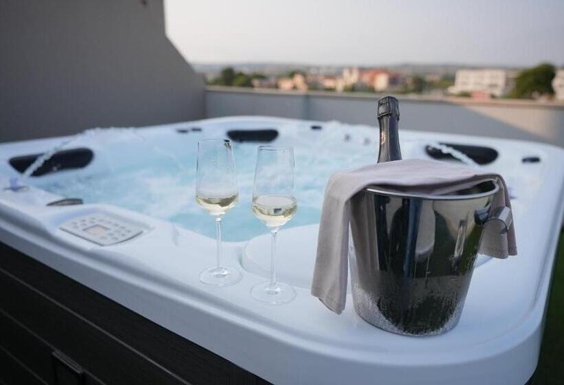 Люкс с Бассейном, Torre Del Sud