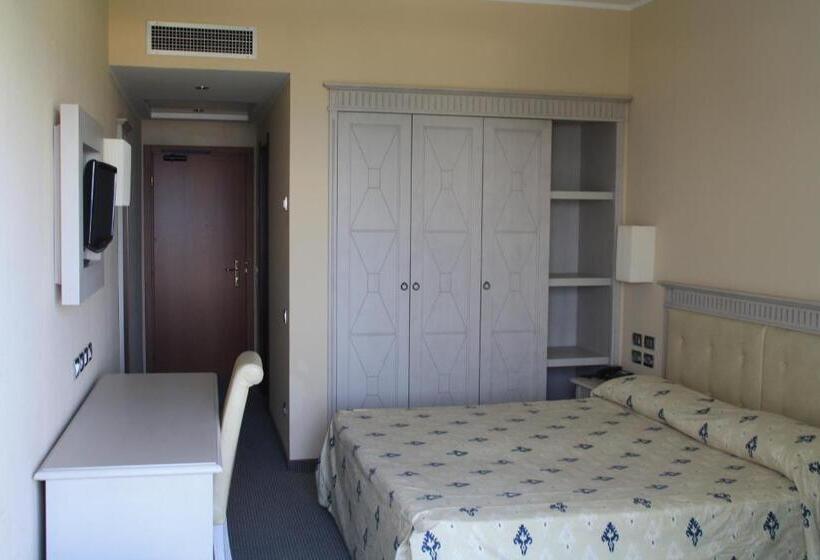 חדר סטנדרט לשלושה, Villaggio Club Altalia