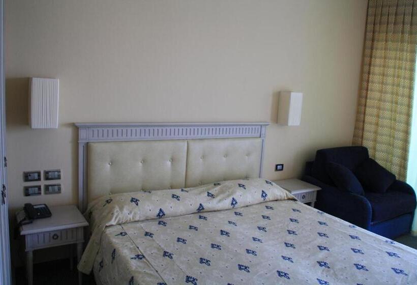 חדר סטנדרט לשלושה, Villaggio Club Altalia