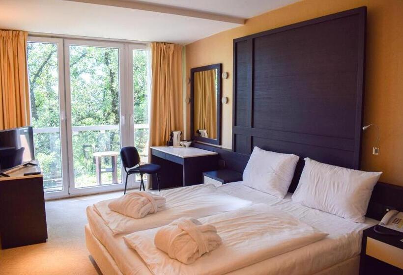 Номер Стандарт Кровать Кинг Адаптированный для Инвалидов, Grand Novi Vinodolski Resort