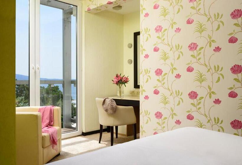 Номер Стандарт Двуспальная Кровать Вид на Море, Grand Novi Vinodolski Resort