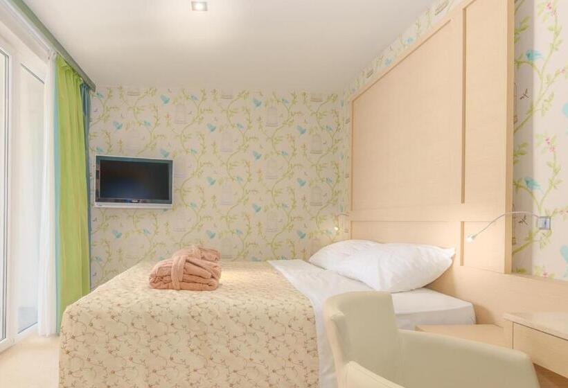 Полулюкс, Grand Novi Vinodolski Resort