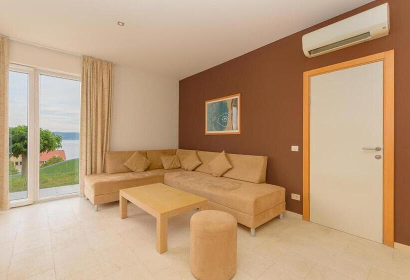 Апартаменты Deluxe 2 Спальни, Grand Novi Vinodolski Resort