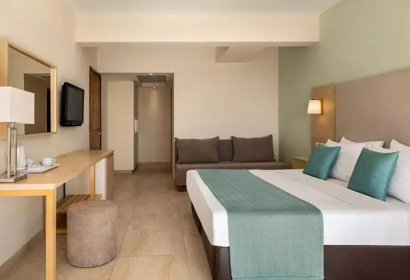 اتاق کلاسیک با چشم‌انداز دریا, Ramada Hotel & Suites By Wyndham Ayia Napa