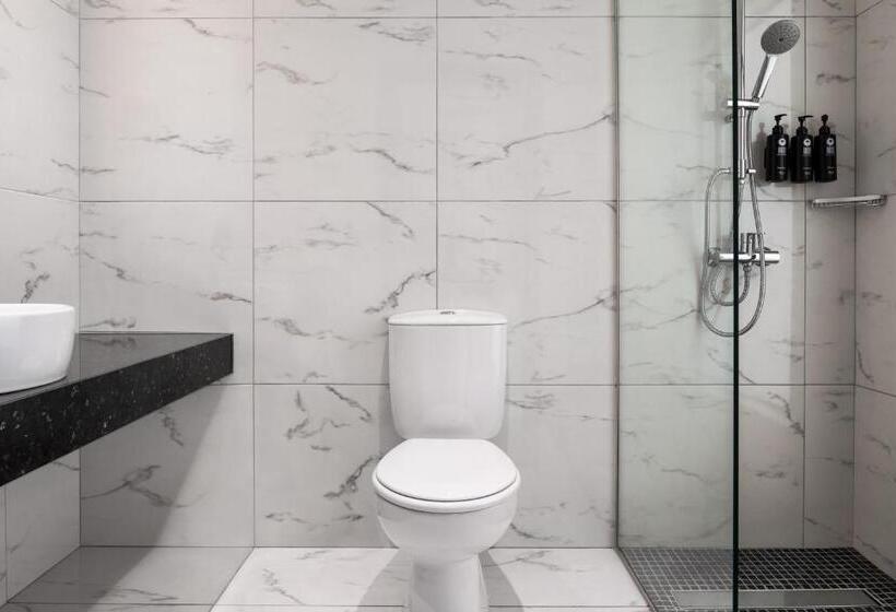 스탠다드 룸 킹사이즈 침대, Ramada Hotel & Suites By Wyndham Ayia Napa