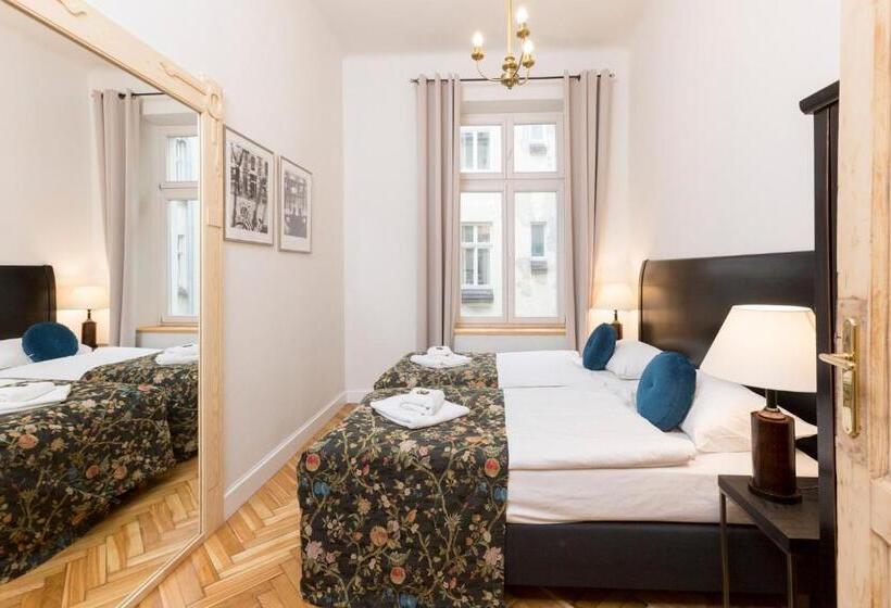 شقة غرفتين, Antique Apartments Plac Szczepański