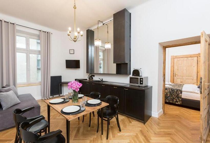شقة غرفتين, Antique Apartments Plac Szczepański