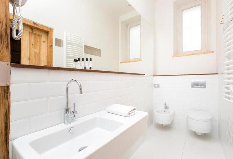 شقة غرفتين, Antique Apartments Plac Szczepański