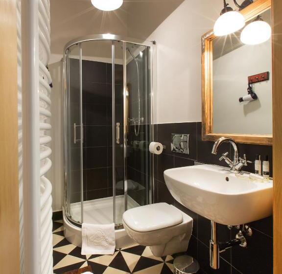 إستوديو قياسى, Antique Apartments Plac Szczepański