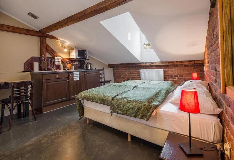 إستوديو قياسى, Antique Apartments Plac Szczepański