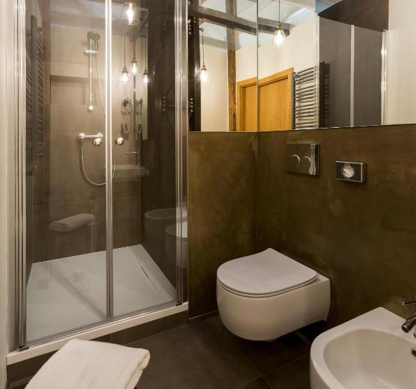 إستوديو قياسى, Antique Apartments Plac Szczepański