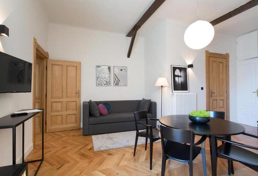 شقة غرفة واحدة, Antique Apartments Plac Szczepański