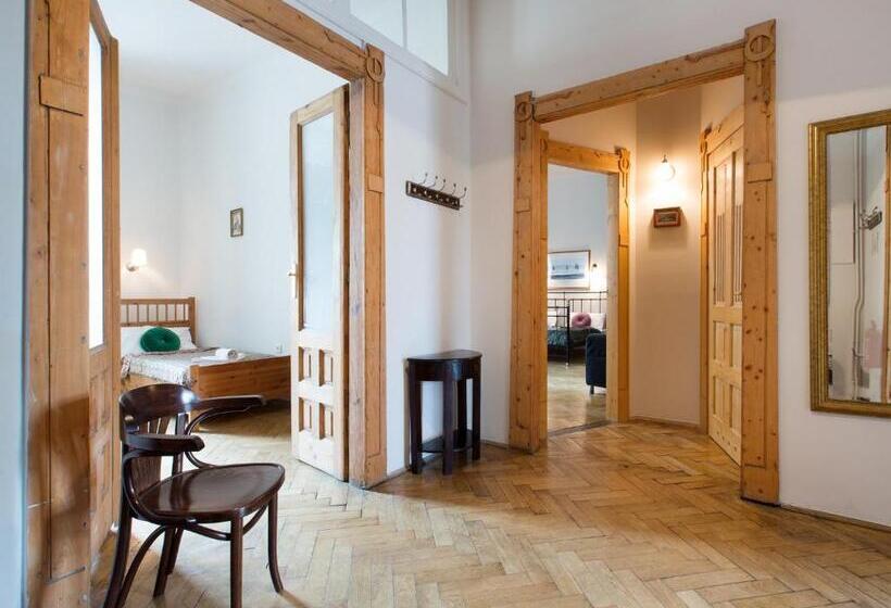 شقة 4 غرف, Antique Apartments Plac Szczepański