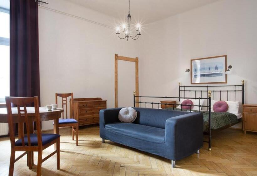 شقة 4 غرف, Antique Apartments Plac Szczepański