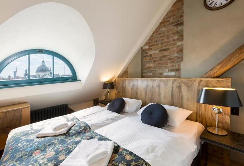 إستوديو قياسى, Antique Apartments Plac Szczepański