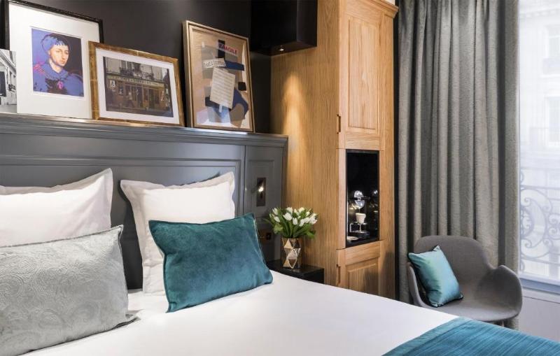Студия Стандарт, Antique Apartments Plac Szczepański