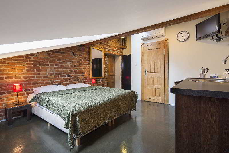 إستوديو قياسى, Antique Apartments Plac Szczepański