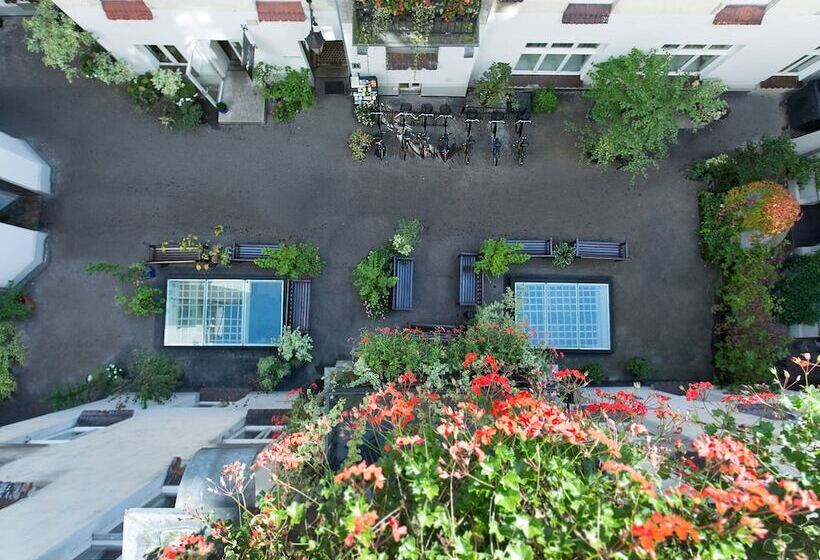 إستوديو قياسى, Antique Apartments Plac Szczepański