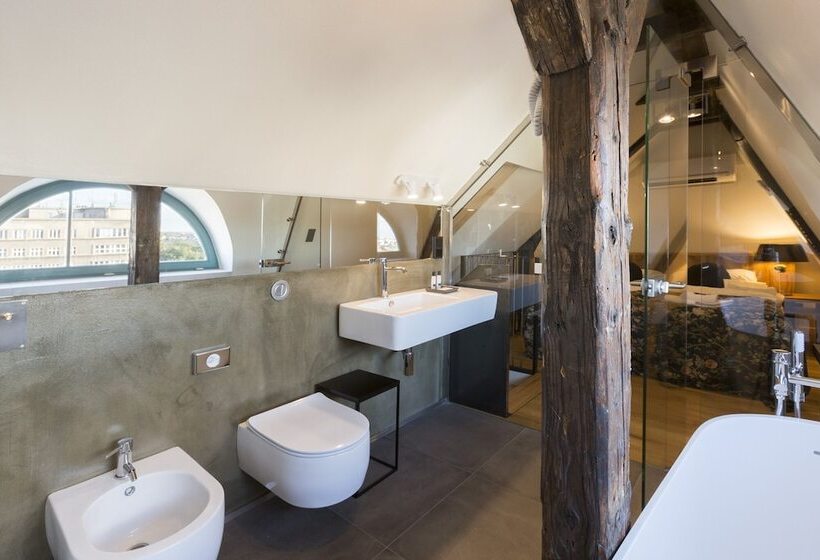 إستوديو قياسى, Antique Apartments Plac Szczepański