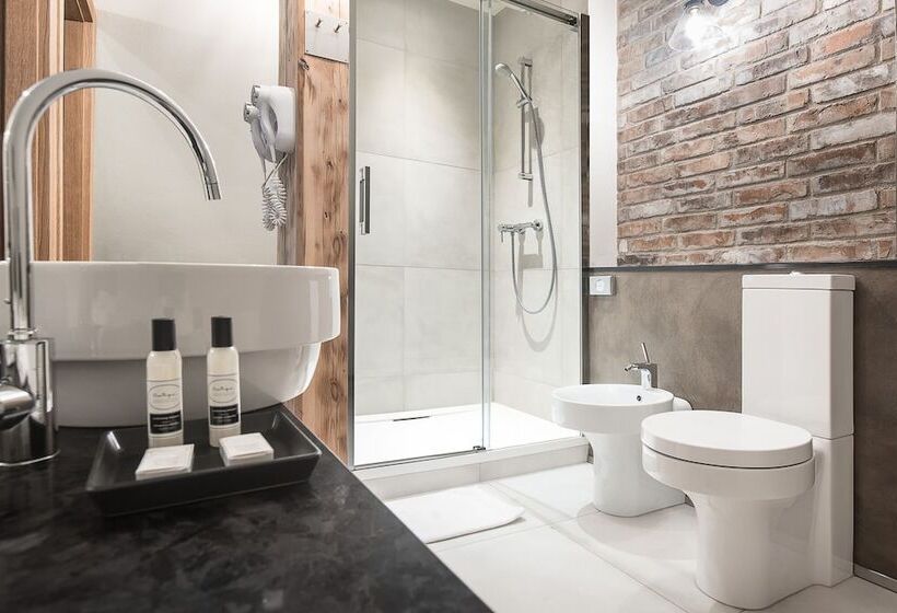 إستوديو قياسى, Antique Apartments Plac Szczepański