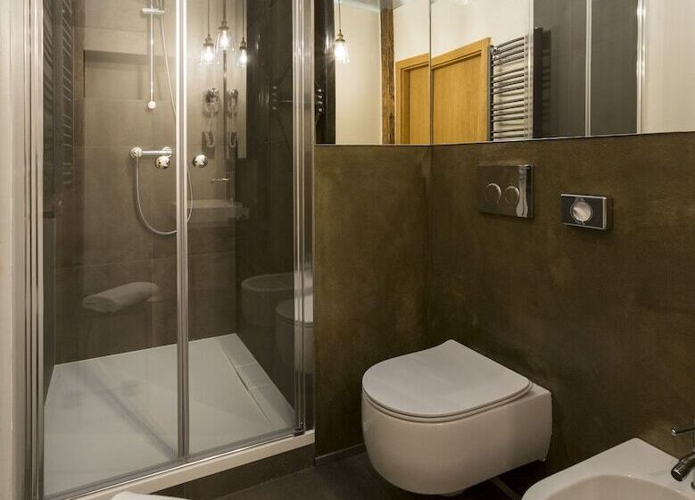 إستوديو قياسى, Antique Apartments Plac Szczepański